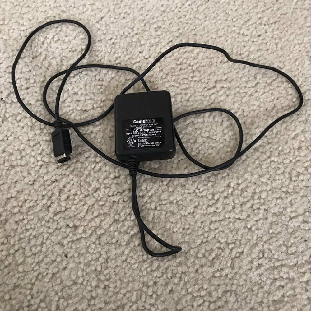 Game Stop & Nintendo Game Boy AC Adapter Charger
